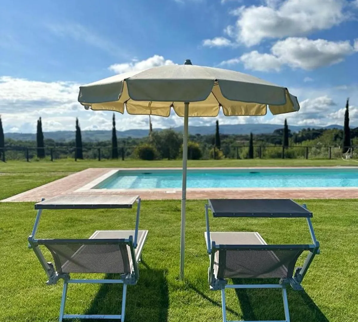 Fattoria Uccelliera Villa Lorenzana 0*,